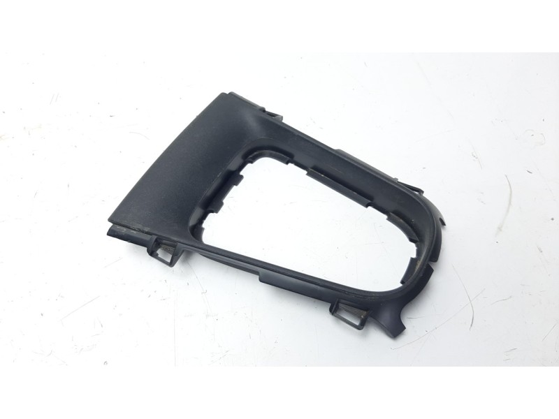 Recambio de moldura para citroen c3 1.2 12v vti referencia OEM IAM 96841605  