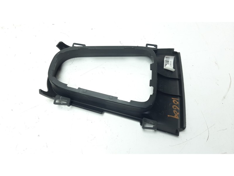 Recambio de moldura para citroen c3 1.2 12v vti referencia OEM IAM 96841605  