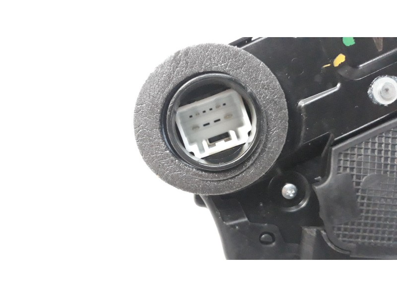 Recambio de cerradura puerta trasera izquierda para toyota c-hr referencia OEM IAM 70428001  