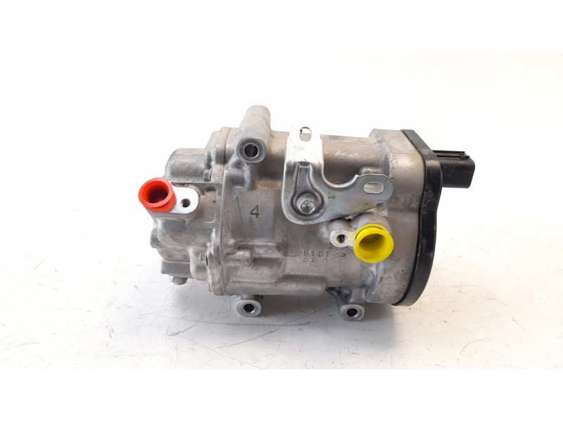 Recambio de compresor aire acondicionado para toyota c-hr referencia OEM IAM 0424000370  