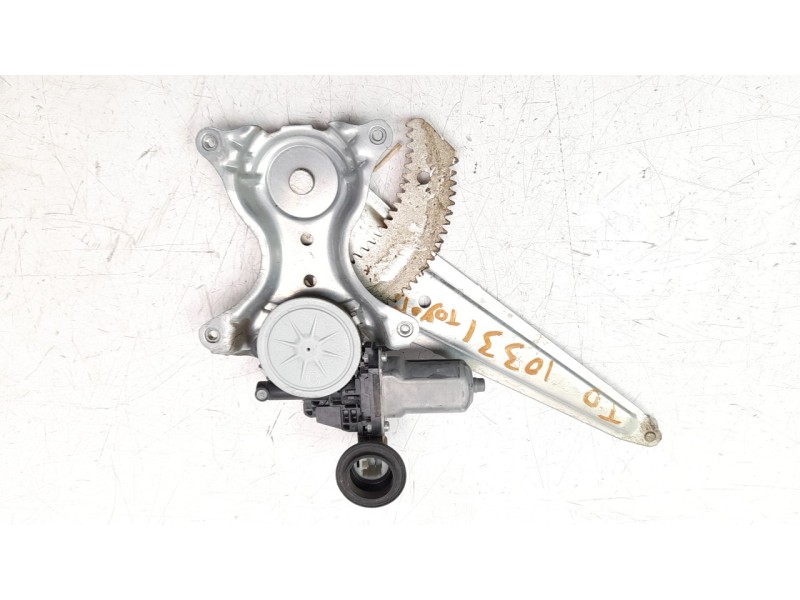 Recambio de elevalunas trasero derecho para toyota rav 4 referencia OEM IAM 6980342050  