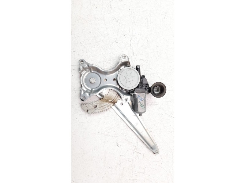 Recambio de elevalunas trasero izquierdo para toyota rav 4 referencia OEM IAM 6980442050  
