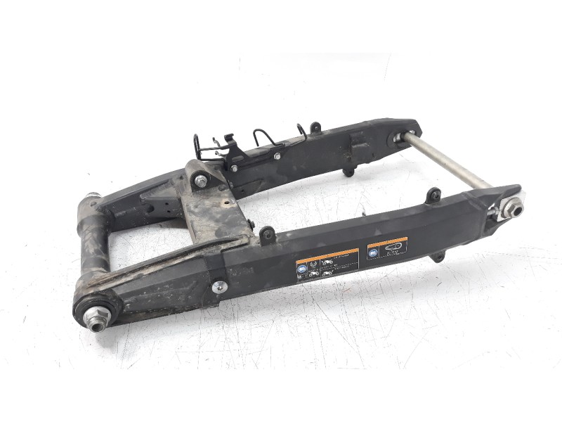 Recambio de puente trasero para kawasaki z 900 z 900 referencia OEM IAM 33001073218R  