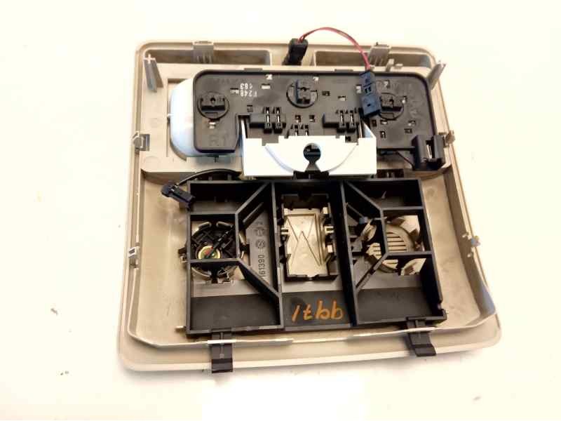 Recambio de luz interior para land rover discovery 4 tdv6 se referencia OEM IAM LR030723  
