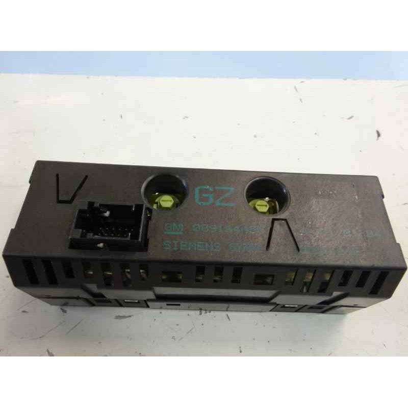 Recambio de pantalla multifuncion para opel corsa c enjoy referencia OEM IAM 009164455 5WK70005 