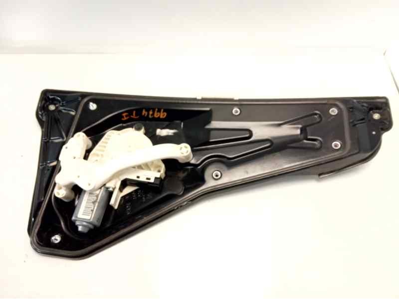 Recambio de elevalunas trasero izquierdo para land rover discovery 4 tdv6 se referencia OEM IAM AH2227001AB  