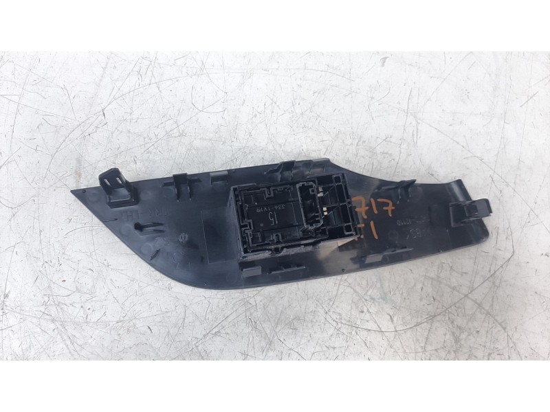 Recambio de mando elevalunas trasero izquierdo para toyota rav4 hybrid 4x2 advance referencia OEM IAM 8481012100  