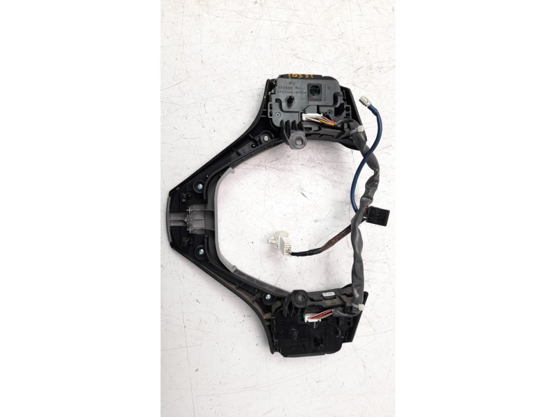 Recambio de mando volante para toyota rav 4 referencia OEM IAM 75E5566RHJ  