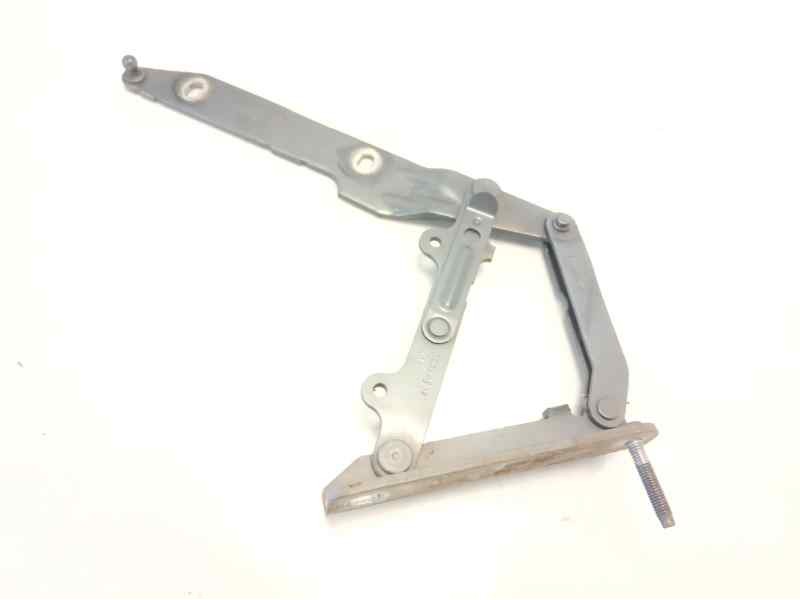 Recambio de retenedor puerta para land rover discovery 4 tdv6 se referencia OEM IAM LR040747  