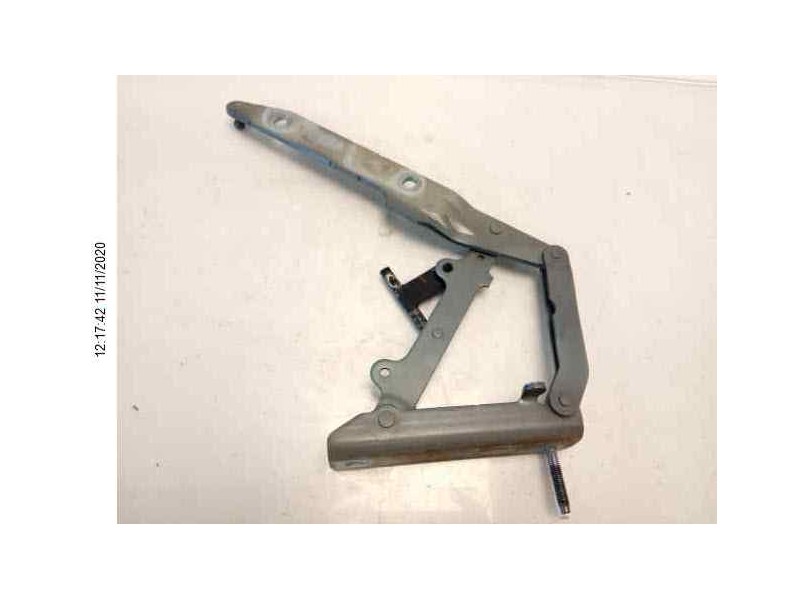 Recambio de retenedor puerta para land rover discovery 4 tdv6 se referencia OEM IAM LR040748  