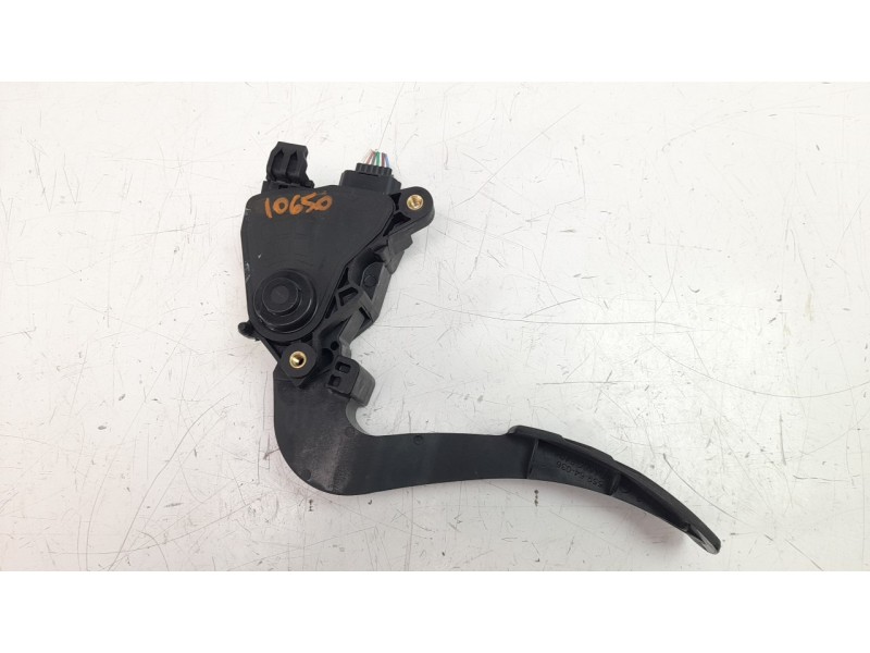 Recambio de potenciometro pedal para renault megane iv berlina 5p 1.3 tce referencia OEM IAM 180020000R  