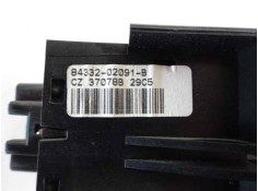 Recambio de warning para toyota corolla (e12) 2.0 turbodiesel cat referencia OEM IAM 8433202091B   2