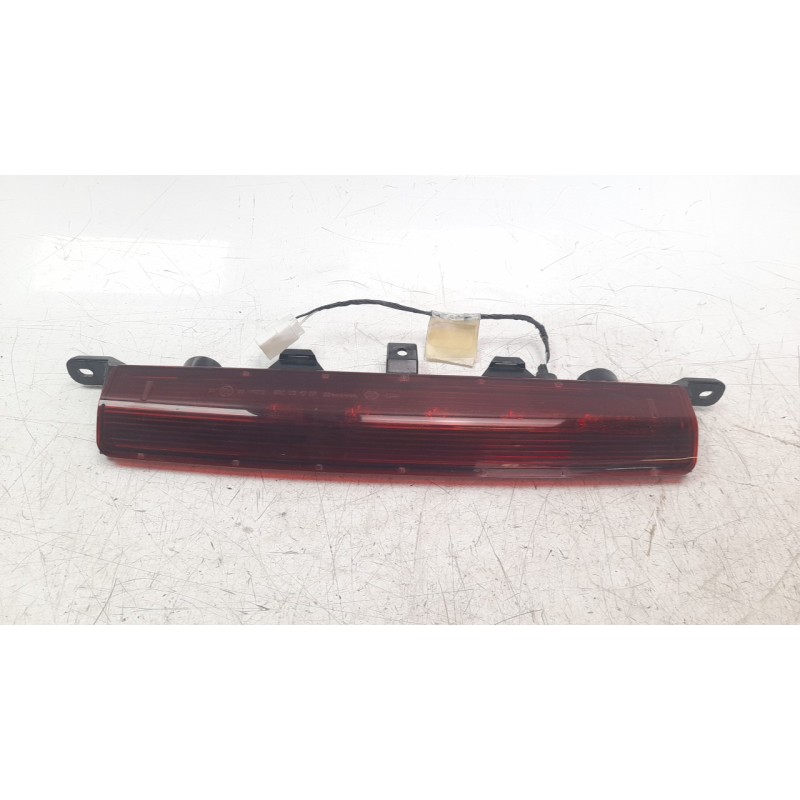Recambio de luz central de freno para jeep compass ii 2.0 m-jet cat referencia OEM IAM 55112877AA  
