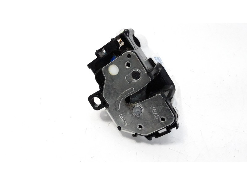 Recambio de cerradura puerta delantera derecha para fiat nuova 500 (150) lounge referencia OEM IAM 52041737  