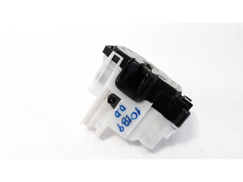 Recambio de cerradura puerta delantera derecha para fiat nuova 500 (150) lounge referencia OEM IAM 52041737  