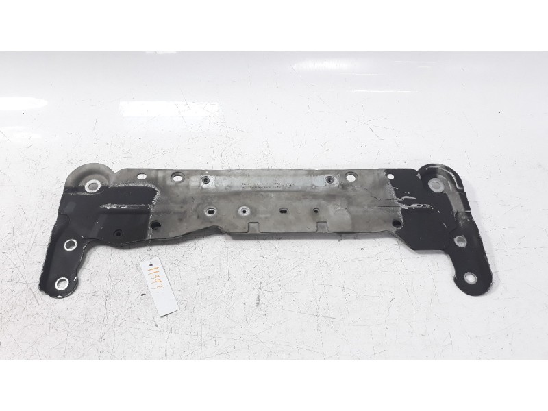 Recambio de travesaño inferior para renault kangoo 1.5 dci diesel fap referencia OEM IAM 8200880148  