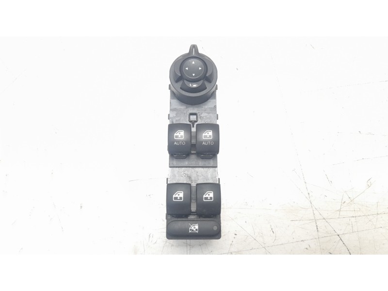 Recambio de mando elevalunas delantero izquierdo para jeep compass ii 2.0 m-jet cat referencia OEM IAM P6BZ28LXHAA  
