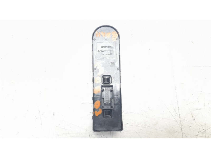 Recambio de mando elevalunas delantero izquierdo para jeep compass ii 2.0 m-jet cat referencia OEM IAM P6BZ28LXHAA  