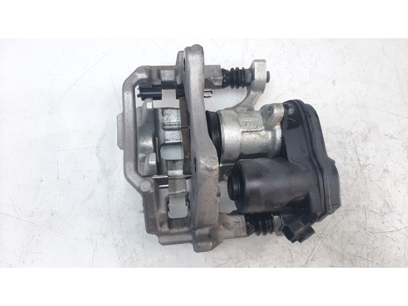 Recambio de pinza de freno trasera izquierda para toyota corolla (e21) referencia OEM IAM A006B119B  