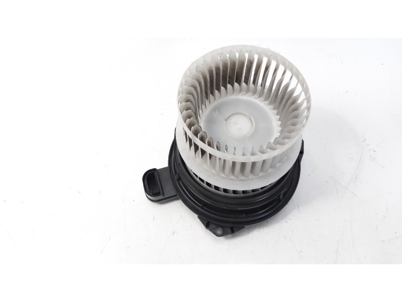 Recambio de ventilador calefaccion para toyota c-hr referencia OEM IAM 5285  