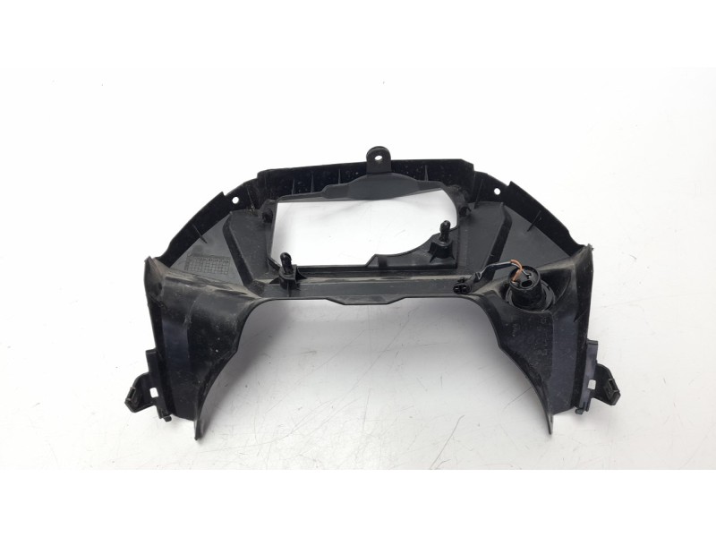 Recambio de molduras delanteras para suzuki v-strom 650 referencia OEM IAM 9463128K0  