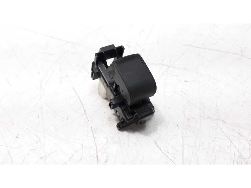 Recambio de mando elevalunas trasero izquierdo para toyota yaris referencia OEM IAM 698300D230  