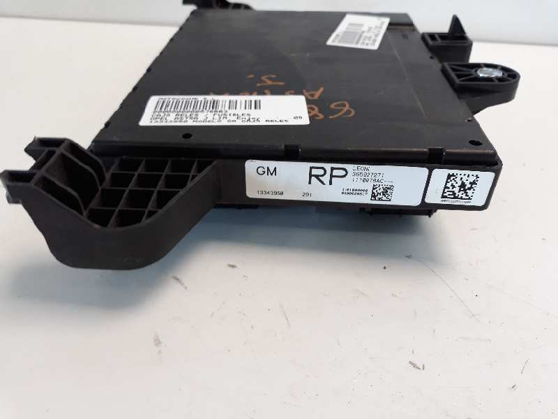Recambio de caja reles / fusibles para opel astra j lim. enjoy referencia OEM IAM 13343950 365927271 1110078AC