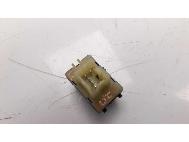 Recambio de mando elevalunas delantero izquierdo para dacia sandero 1.2 16v cat referencia OEM IAM 254214937R  