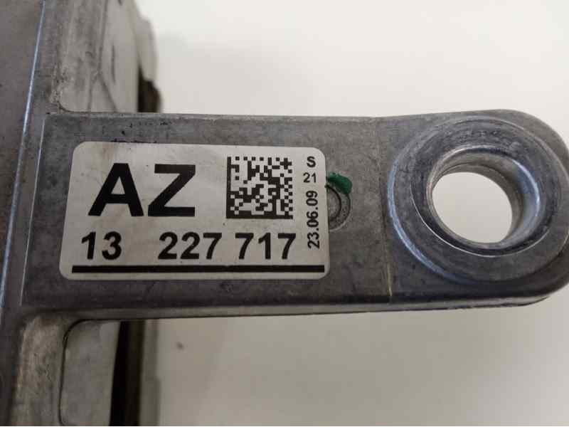 Recambio de soporte motor izquierdo para opel insignia berlina cosmo referencia OEM IAM 13227717  