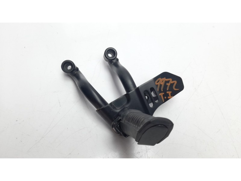Recambio de estribo para suzuki v-strom 650 referencia OEM IAM   
