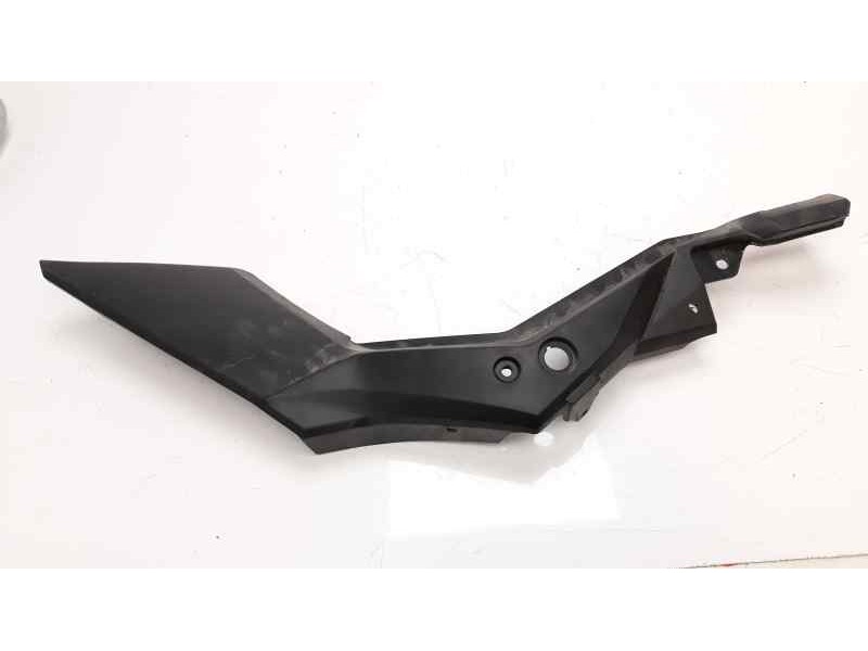 Recambio de moldura para suzuki v-strom 650 referencia OEM IAM   