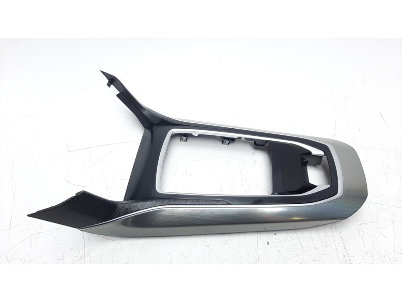 Recambio de moldura para peugeot 308 allure referencia OEM IAM 98088086XU  