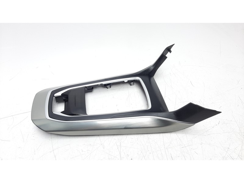 Recambio de moldura para peugeot 308 allure referencia OEM IAM 98088086XU  