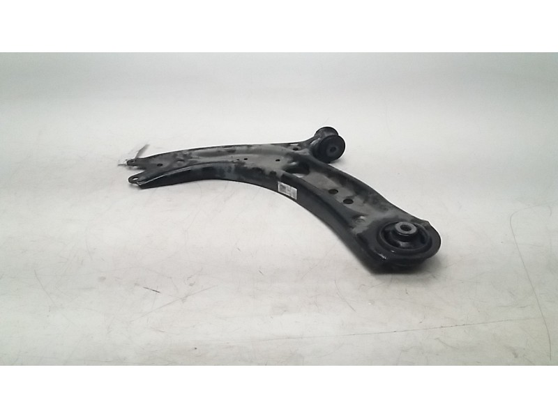 Recambio de brazo suspension inferior delantero izquierdo para volkswagen golf vii lim. (bq1) 1.0 tsi referencia OEM IAM 5Q04071