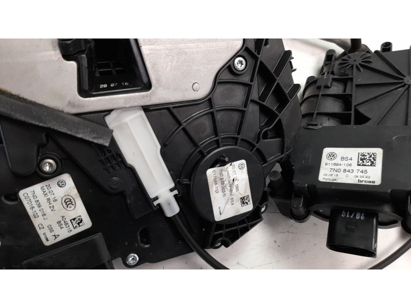 Recambio de cerradura puerta lateral izquierda para volkswagen sharan (7n2) 2.0 tdi referencia OEM IAM 7N0839015Q  