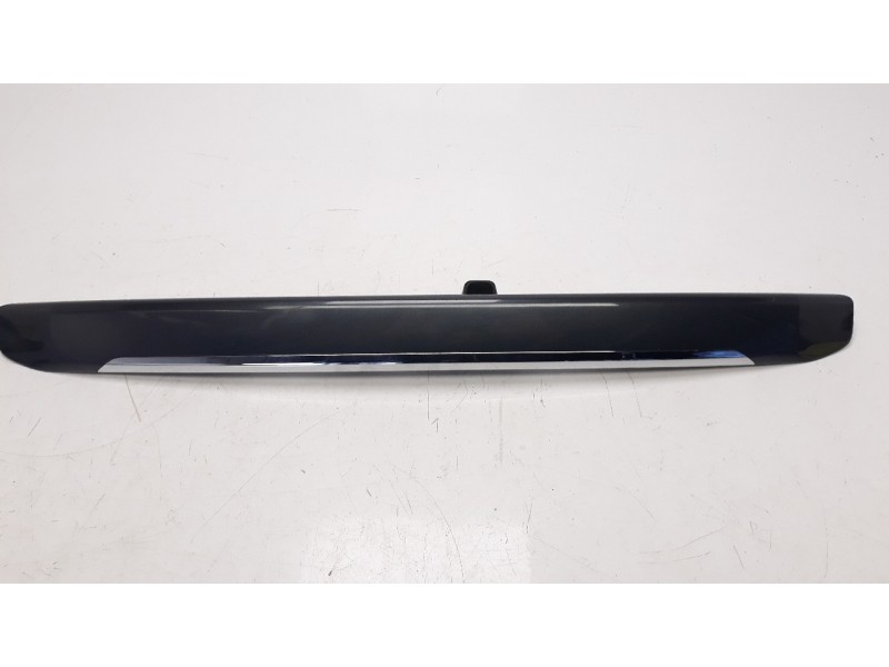 Recambio de molduras traseras para hyundai kona 1.0 tgdi cat referencia OEM IAM 87311J9100  