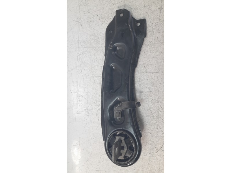 Recambio de brazo suspension superior trasero derecho para mercedes-benz clase b (w246) 1.5 cdi cat referencia OEM IAM A24635005