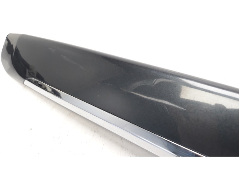 Recambio de molduras traseras para hyundai kona 1.0 tgdi cat referencia OEM IAM 87311J9100  