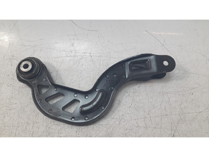 Recambio de brazo suspension superior trasero derecho para mercedes-benz clase b (w246) 1.5 cdi cat referencia OEM IAM A24635010