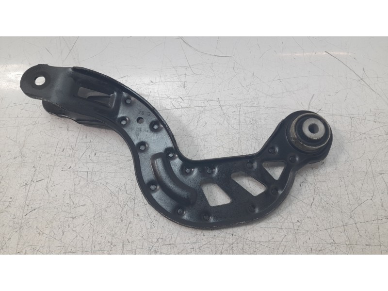 Recambio de brazo suspension superior trasero derecho para mercedes-benz clase b (w246) 1.5 cdi cat referencia OEM IAM A24635010
