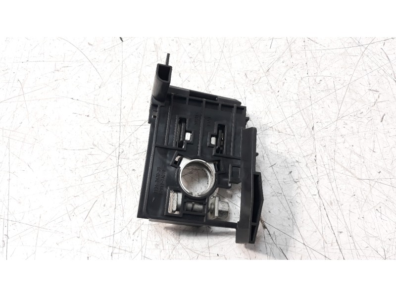 Recambio de caja reles / fusibles para toyota corolla (e21) referencia OEM IAM 7134747030 828171AB10 