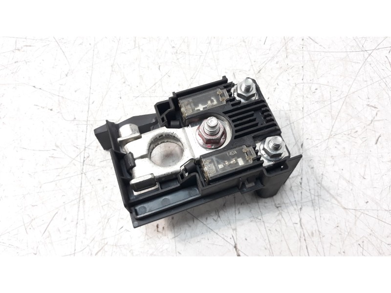 Recambio de caja reles / fusibles para toyota corolla (e21) referencia OEM IAM 7134747030 828171AB10 