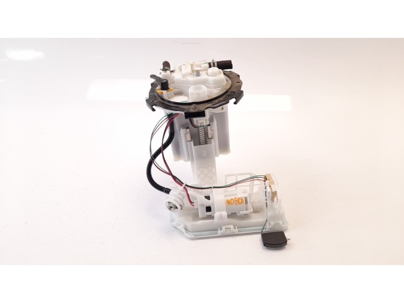 Recambio de bomba combustible para toyota corolla (e21) referencia OEM IAM 7702002C21 232100T060 