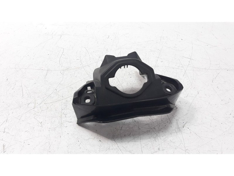 Recambio de moldura para honda cb 650r referencia OEM IAM 17575MKND500  