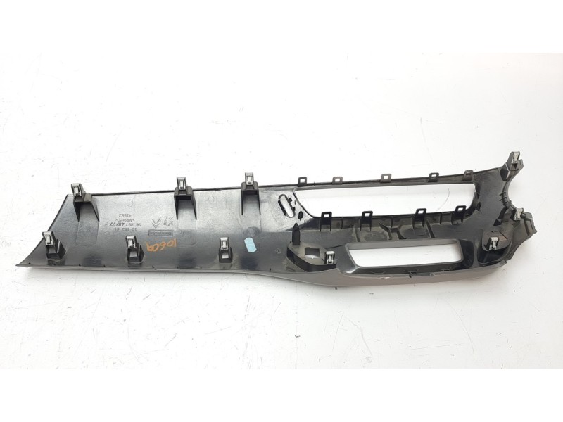 Recambio de moldura para citroen c3 1.2 12v vti referencia OEM IAM 9685748777  