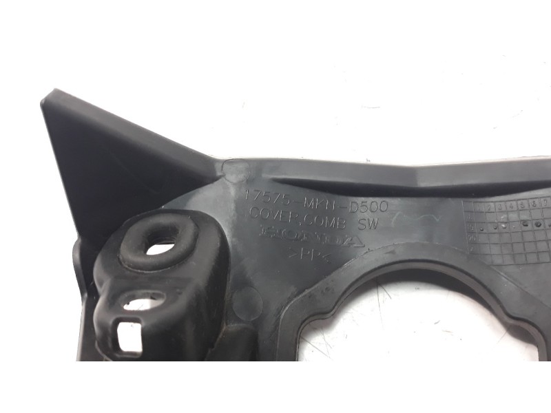 Recambio de moldura para honda cb 650r referencia OEM IAM 17575MKND500  