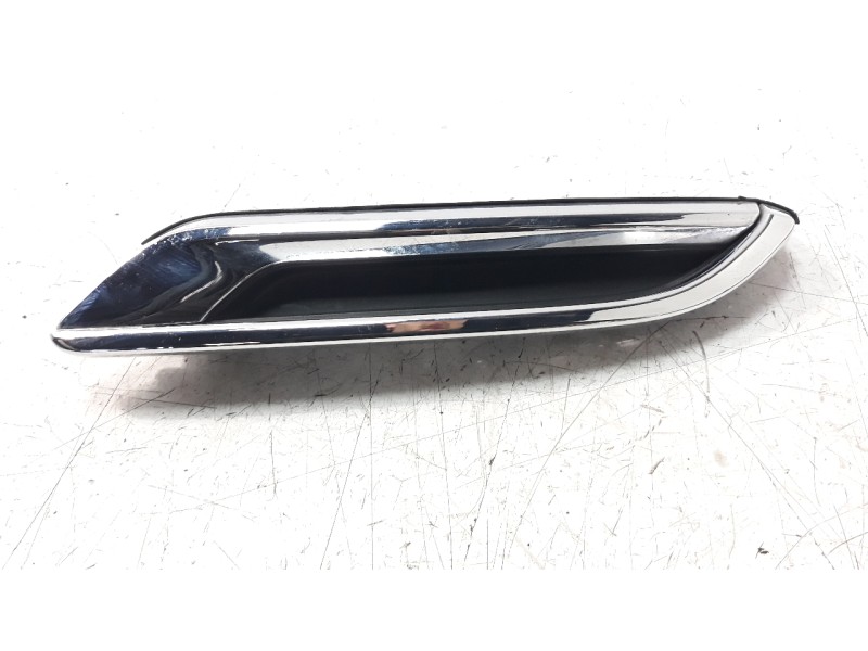 Recambio de moldura para toyota corolla (e21) referencia OEM IAM 5270702010 5215302070 