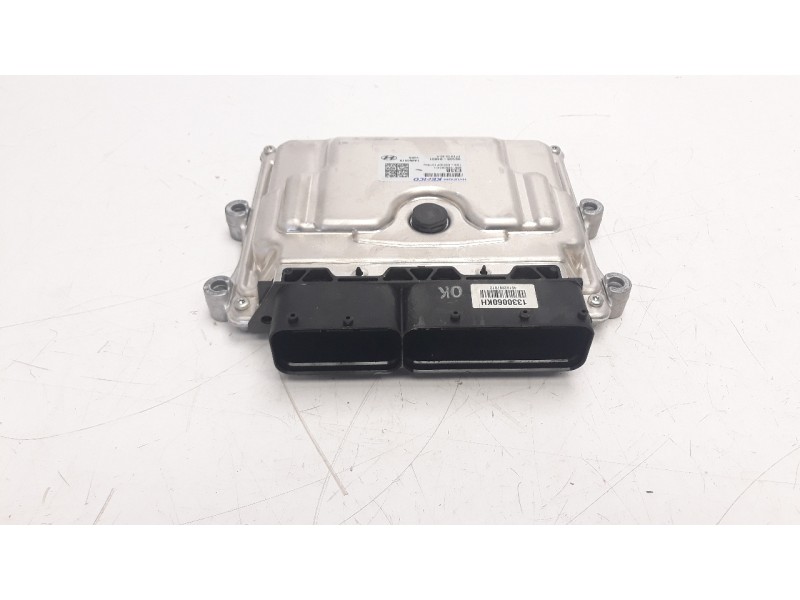 Recambio de centralita motor uce para hyundai kona 1.0 tgdi cat referencia OEM IAM 3910804001  