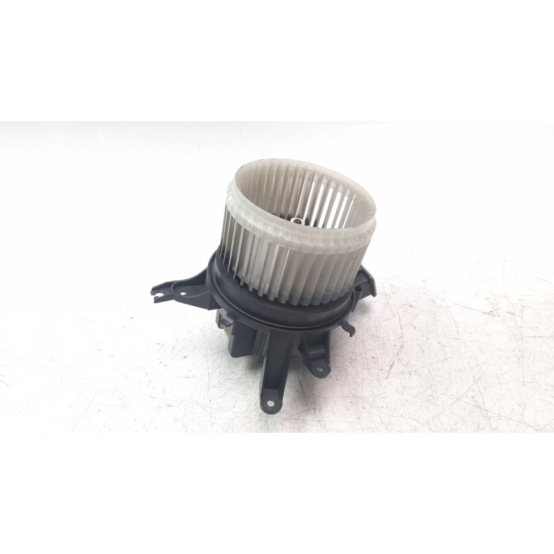 Recambio de ventilador calefaccion para jeep compass ii 2.0 m-jet cat referencia OEM IAM 68350343AA  
