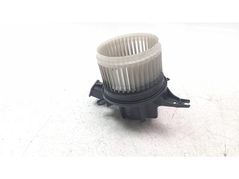 Recambio de ventilador calefaccion para jeep compass ii 2.0 m-jet cat referencia OEM IAM 68350343AA  